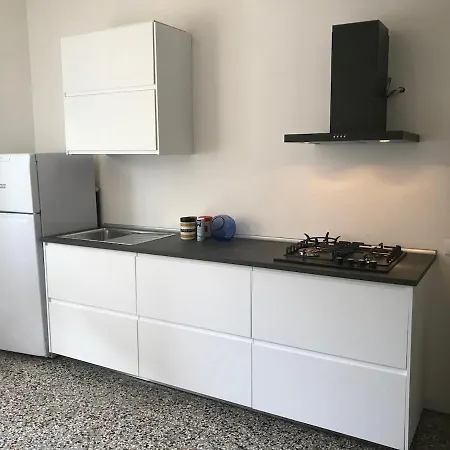 - Piazza Mazzini Apartment
